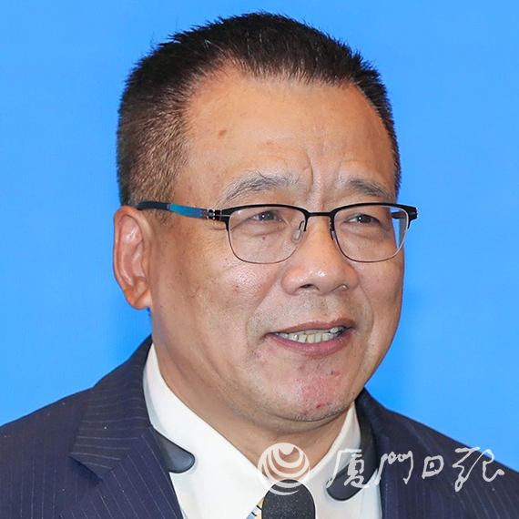 黄陈宏 拷贝.jpg